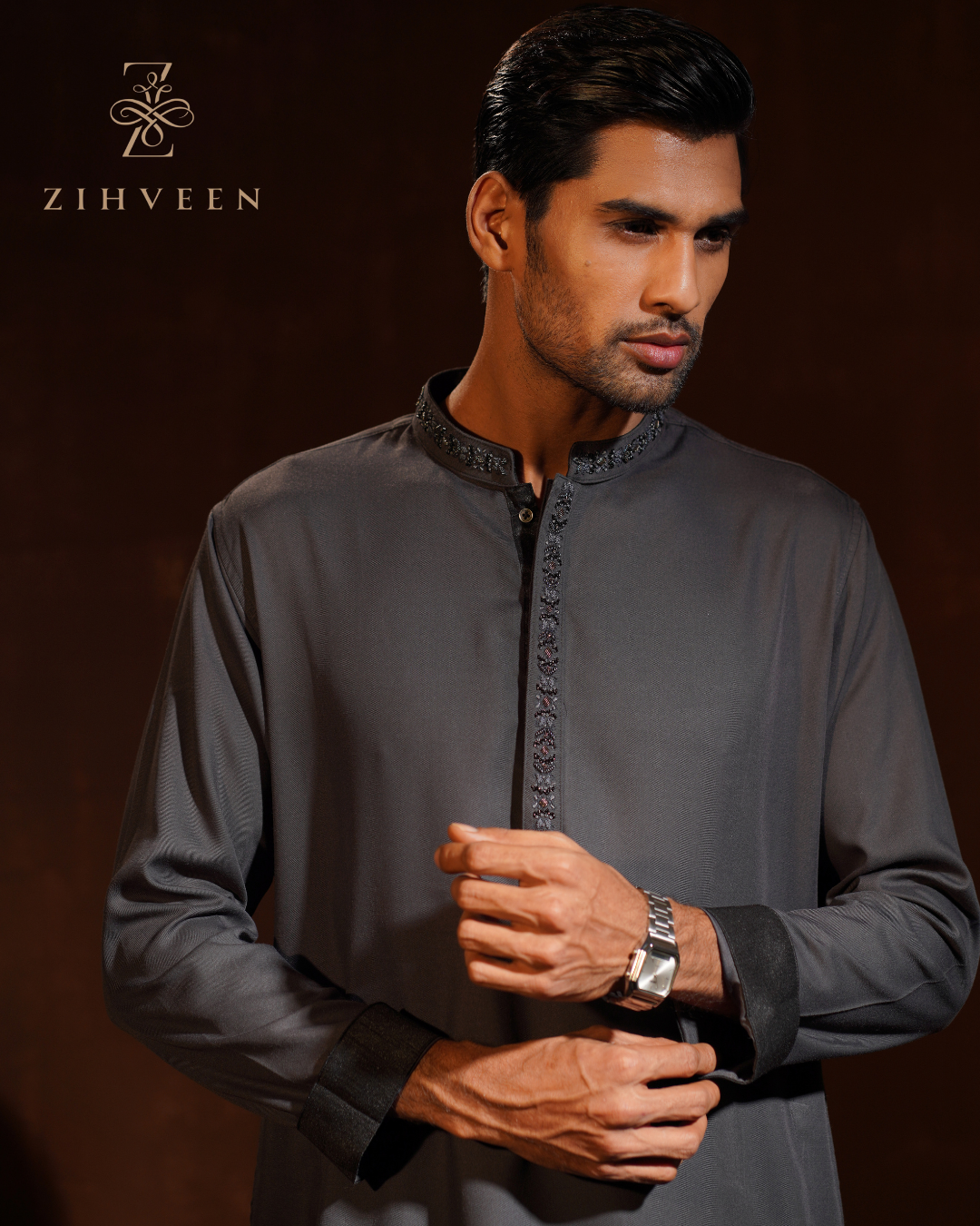 Paynes Gray with Elegant Collar and box plate Zardoji