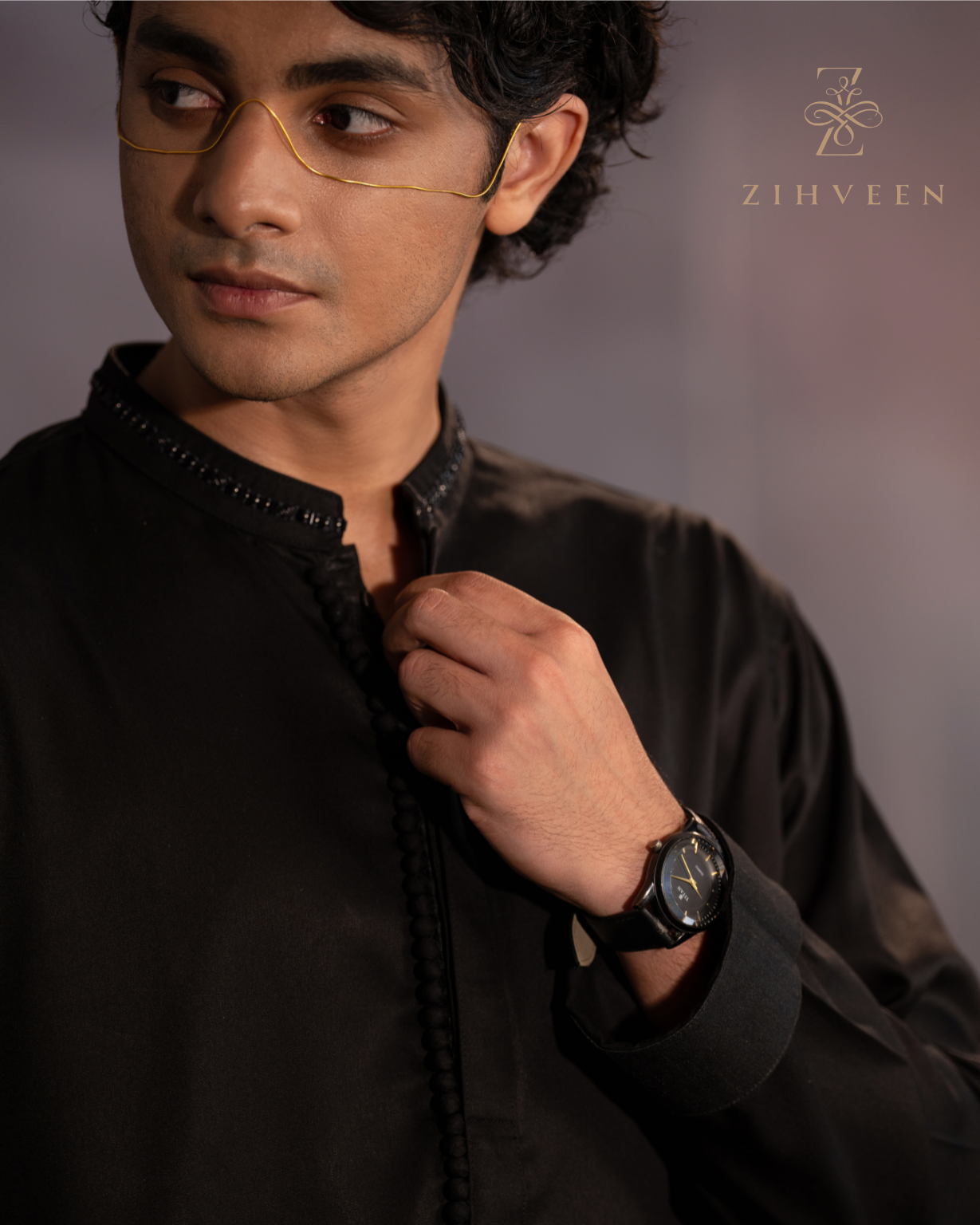 Raven Black with Exquisite Collar Zardoji