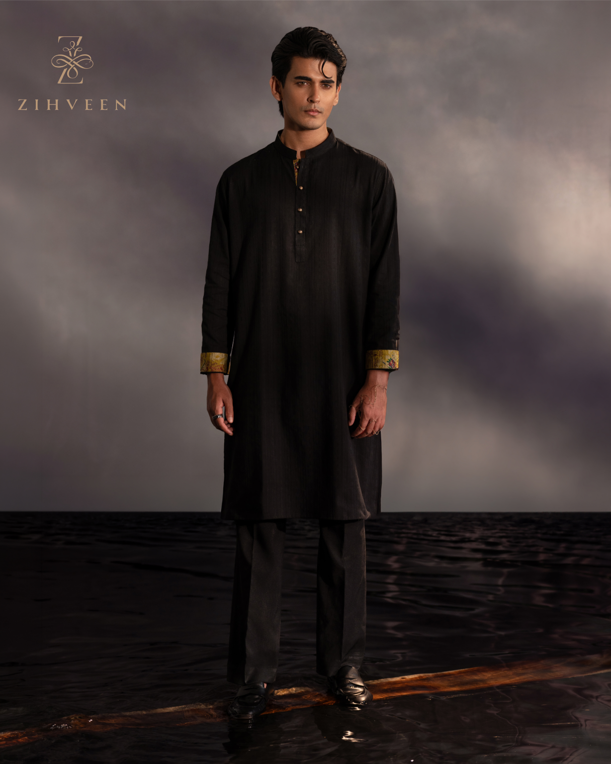 Black Stripe with elegant button - view 3