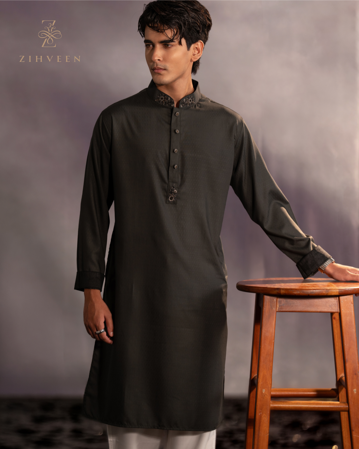 Sacramento Green with Exquisite collar & button zardoji - view 2